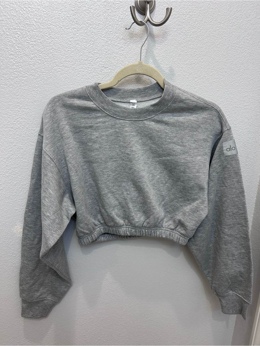 ALO Yoga Gray Cropped Sweatshirt
